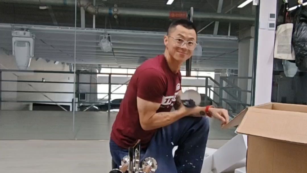 沉浸式拆包44岁生日礼物，话有点多了