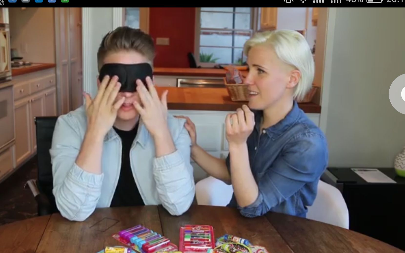 lesbiankissesgayfriendfttyleroakleyhannahhart