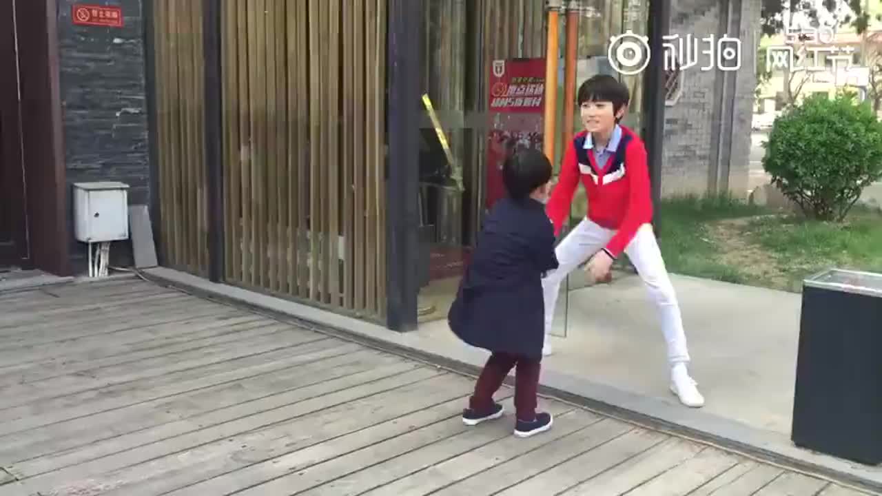 【tf家族宋亚轩】宋亚轩音乐大师课期间的导演秒拍(原来你私下里是介