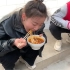 陕西农村小孩过满月，大早晨就吃面条，你们受得了吗？