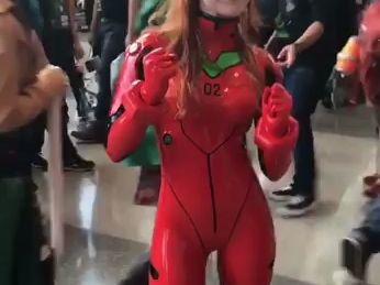 Dancing Akira at Comic-Con