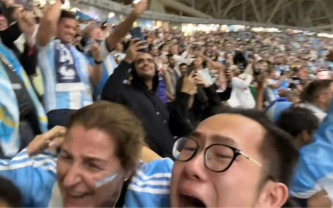 圆梦了！！！阿根廷是冠军！！！这是我此生再也无法超越的荣耀！！！