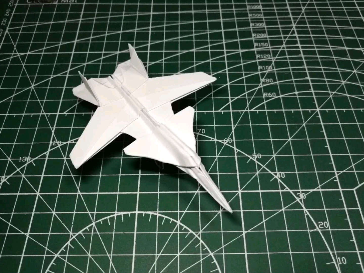 【折纸飞机】（原创）苏47“金雕”战机（长条纸折法），一张纸纯折不剪裁可飞行。