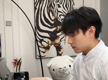 钢琴型男 弹琴 奈何太性感 4.17