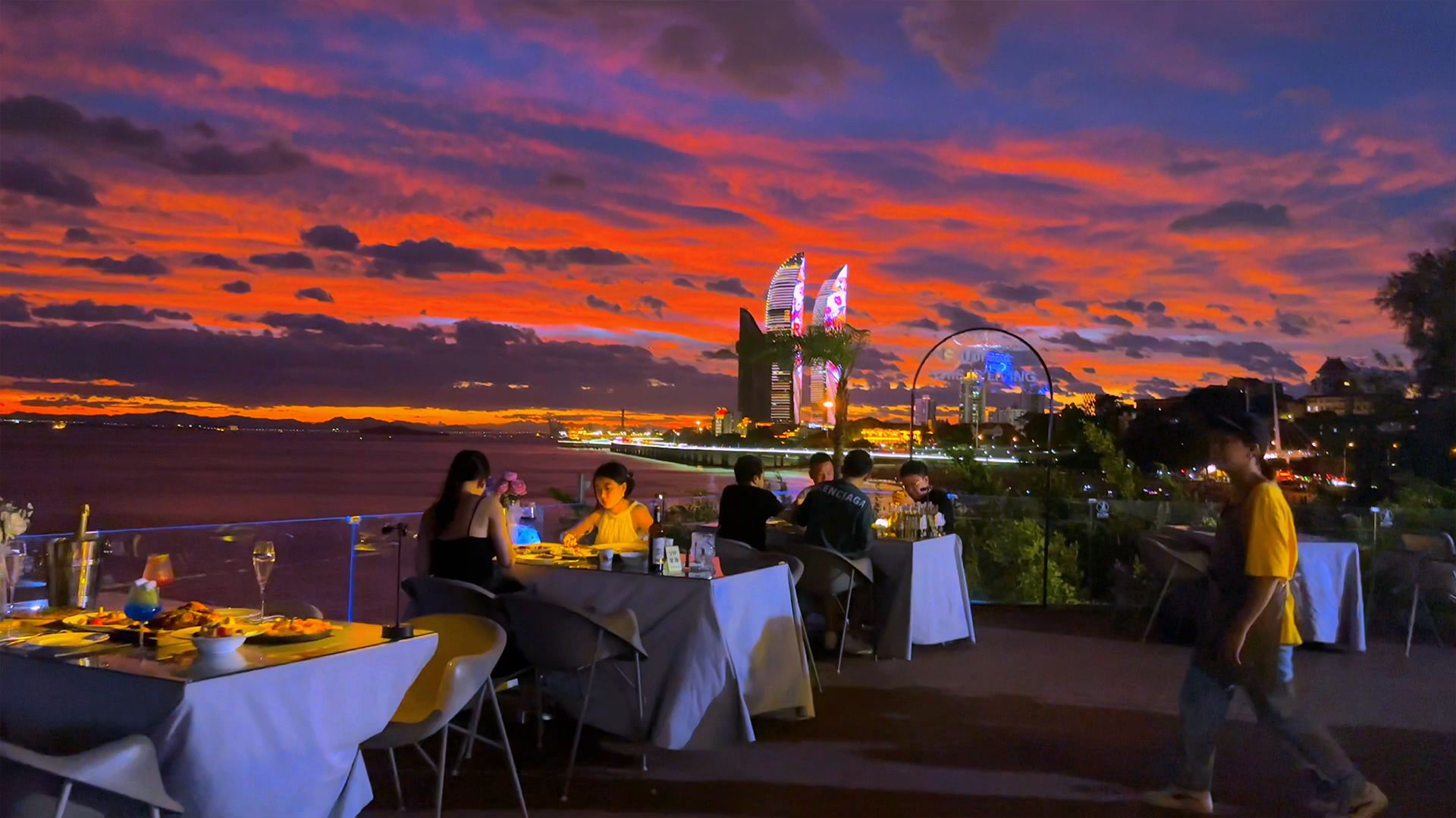 “厦门的傍晚总是让人怦然心动～”