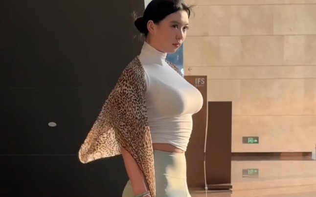 The sun is so warm today.