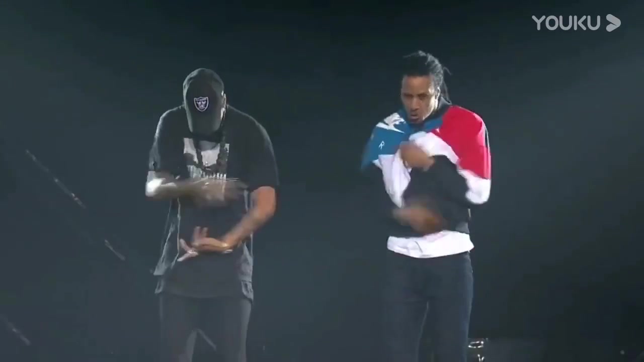 lestwins在dance5上的表演
