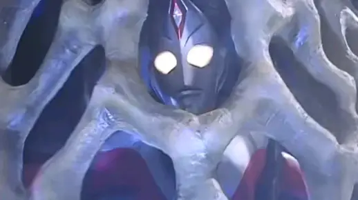 奥特曼被虐图片