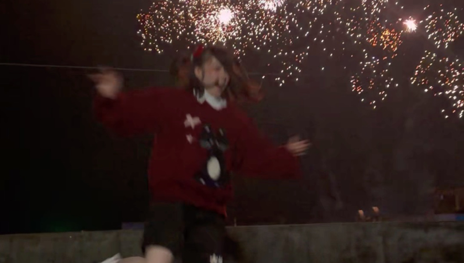 偶遇楼顶烟花，速跳 神的随波逐流 ！【祝大家新年快乐呀】