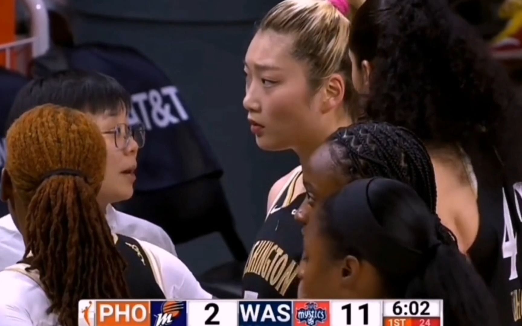 WNBA生涯首发！当球队首次围绕李梦打战术时，她本人的反应亮了