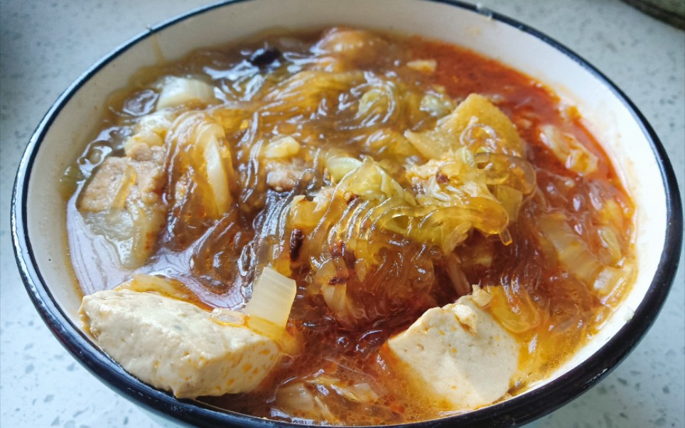 河北大锅菜的家常做法，这要是在红白喜事上吃，白菜不洗就下锅，别看不干净，可吃起来特别香。