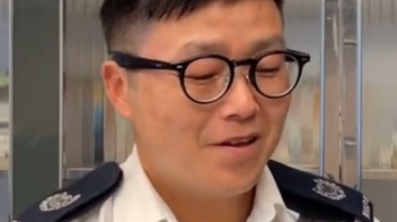 香港警察哽咽讲述：我想回内地海关关员一个敬礼