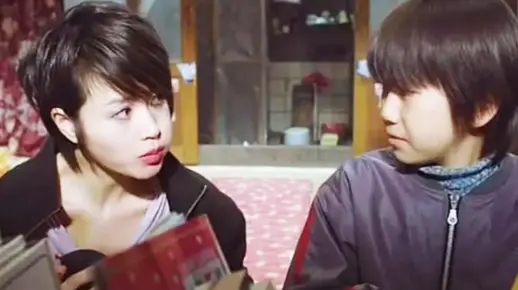 爸爸给孩子换了11个妈妈，没想到后妈比亲爸还亲，韩国电影真催泪（第十一个妈妈）