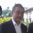 新加坡外长因未打领带道歉，王毅这么回应