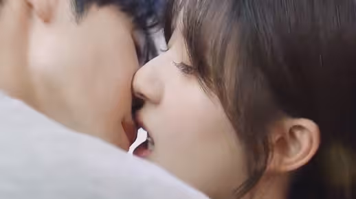 赵思露厨房做饭都要热吻,真是太甜了