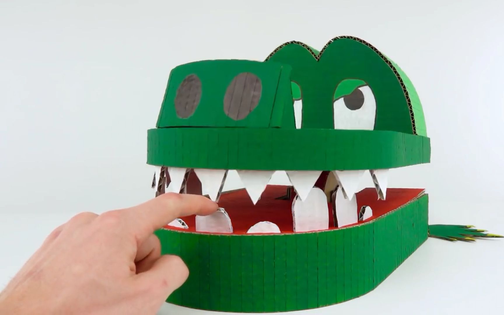 纸板自制玩具会咬人的鳄鱼_手工_生活_bilibili_哔哩