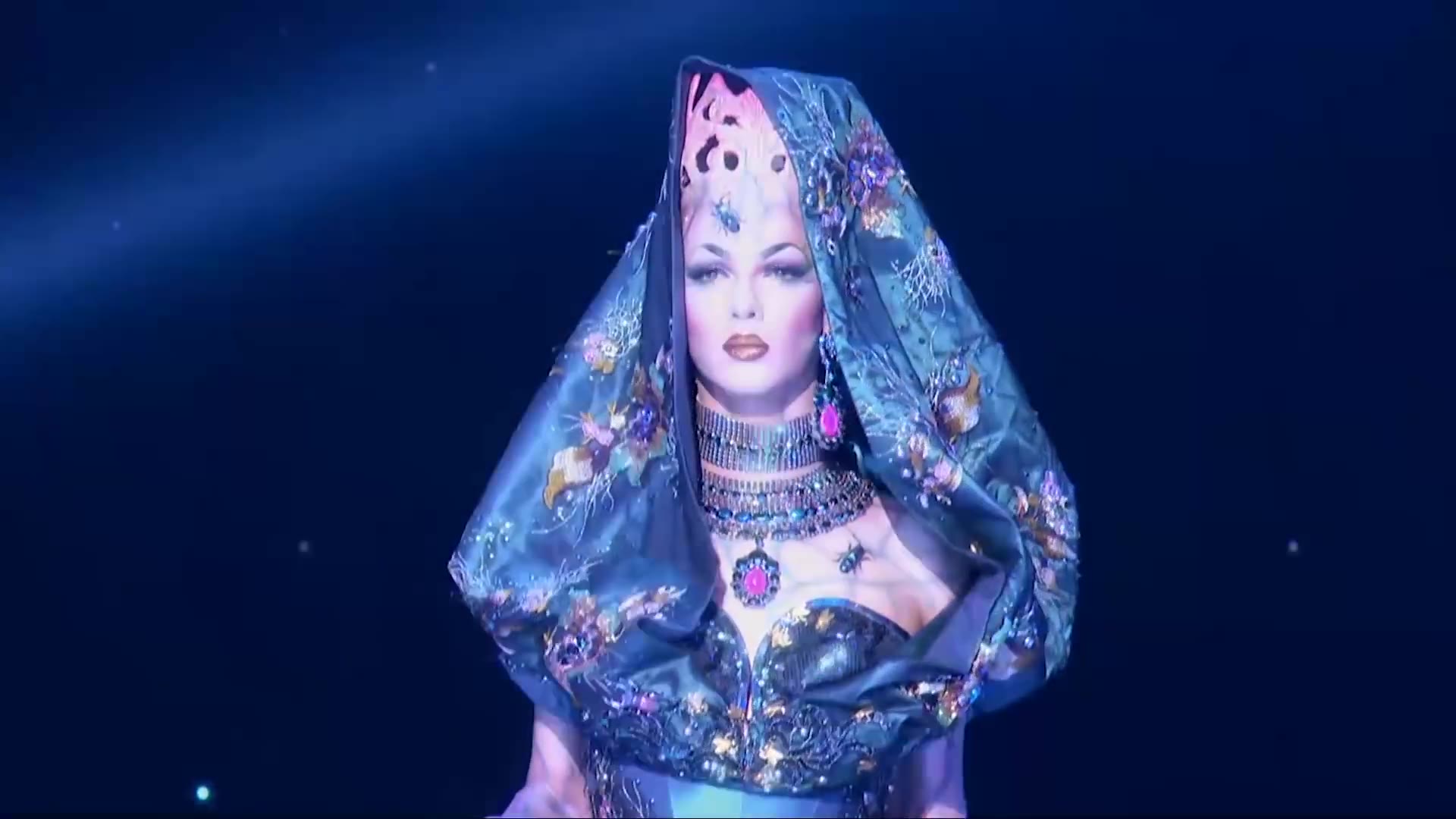 鲁保罗变装皇后秀]紫薇Violet Chachki Look fro