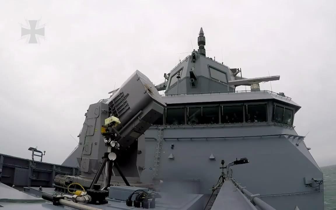 德国海军f125型护卫舰"巴登·符腾堡"号进行导弹试射
