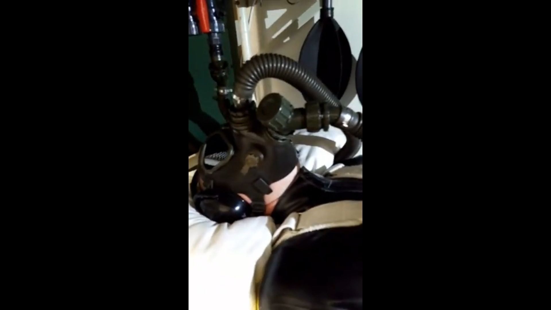 呼吸过滤装置 水分补充演示。