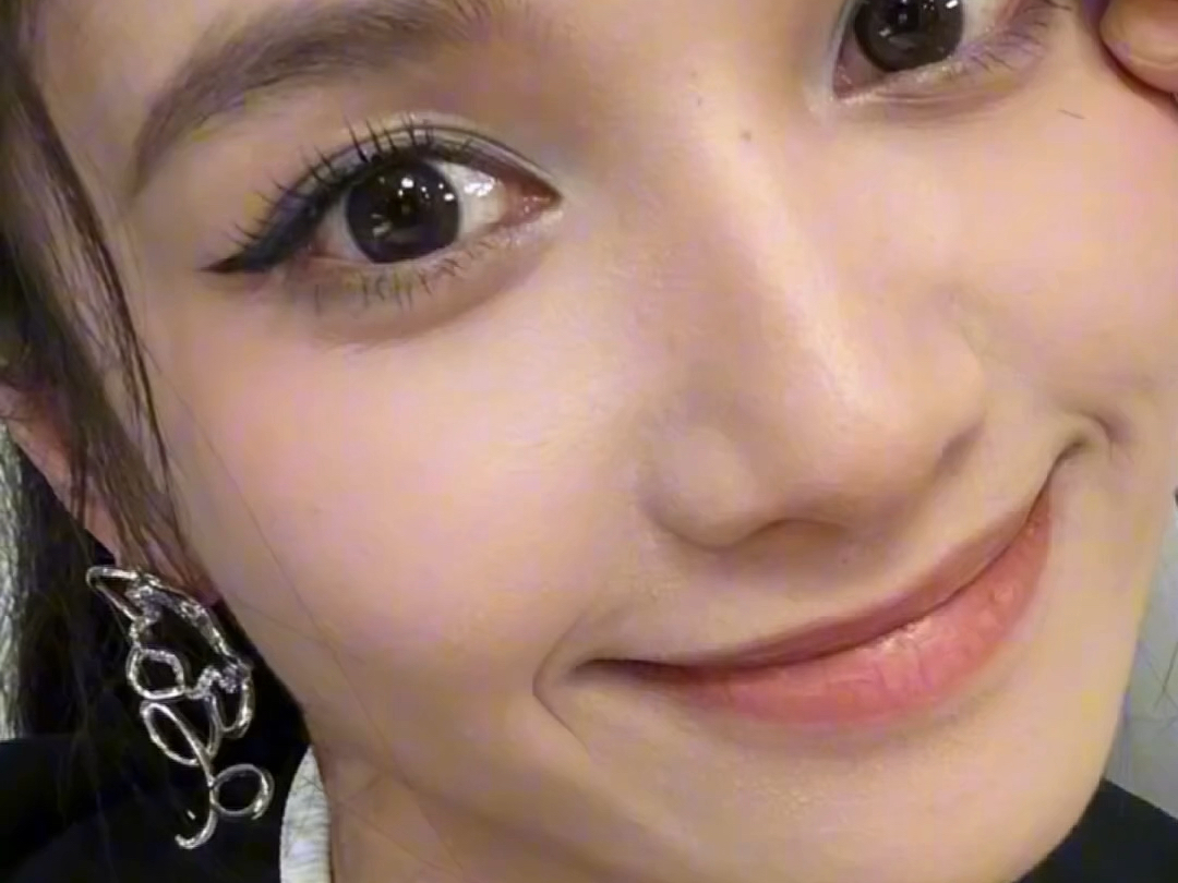 张婧仪盯榨挑战｜全程不敢挪眼！！