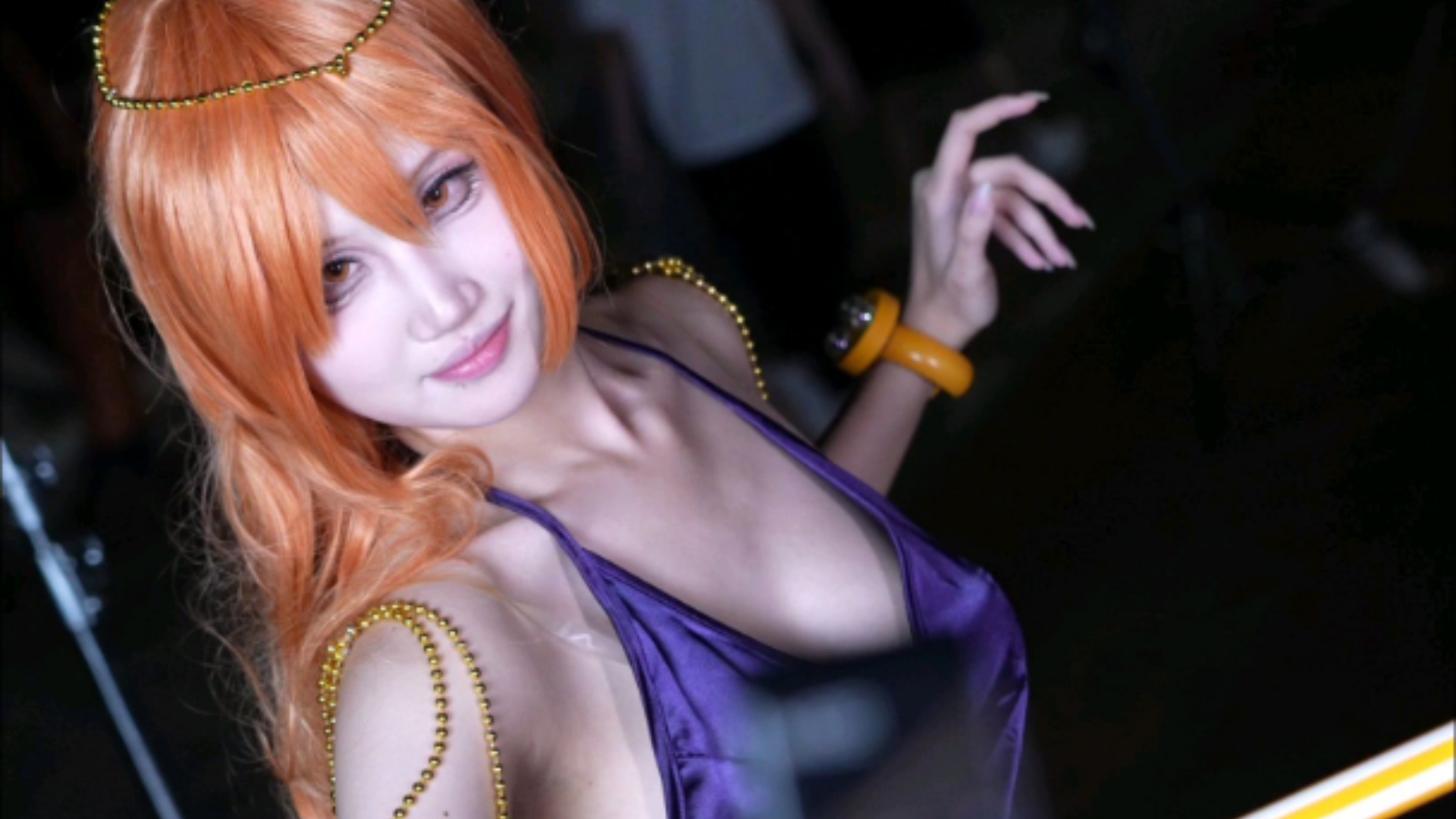 [Nami cos] - Dare tall and holding a heavenly weather rod