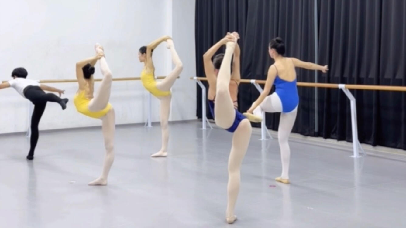 舞蹈视频大全形体舞蹈 44347aba81643dbb7dd3012b4d6a08f1f145a4e9.jpg@1336w_752h_1c_!web-video-charge-highlevel-cover