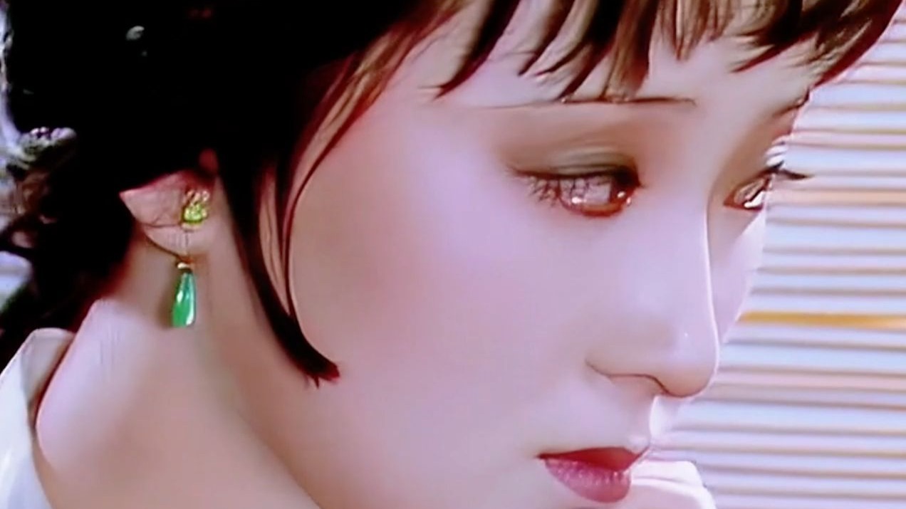 “皇上赦免贾家之罪， 贾宝玉无罪释放，与沦为官妓的史湘云劫后重逢，今非昔比”《红楼梦》