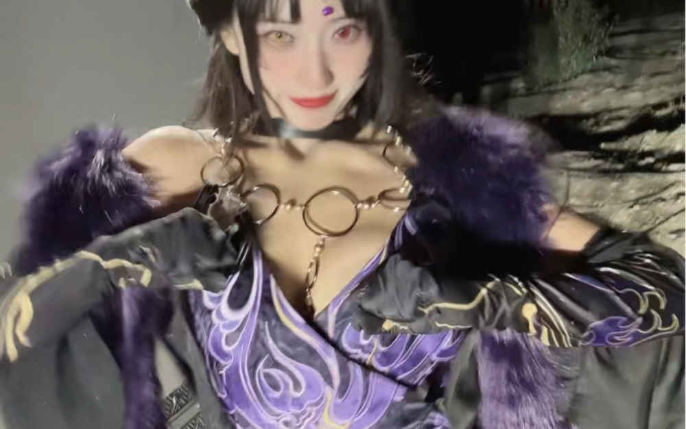 [Professional Milkmaid Sanshuizi] It's over! I'm surrounded by beautiful women in the middle of nowhere!