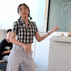 震惊！某高三女学生竟然在毕业班会...跳了MAMAMOO的HIP
