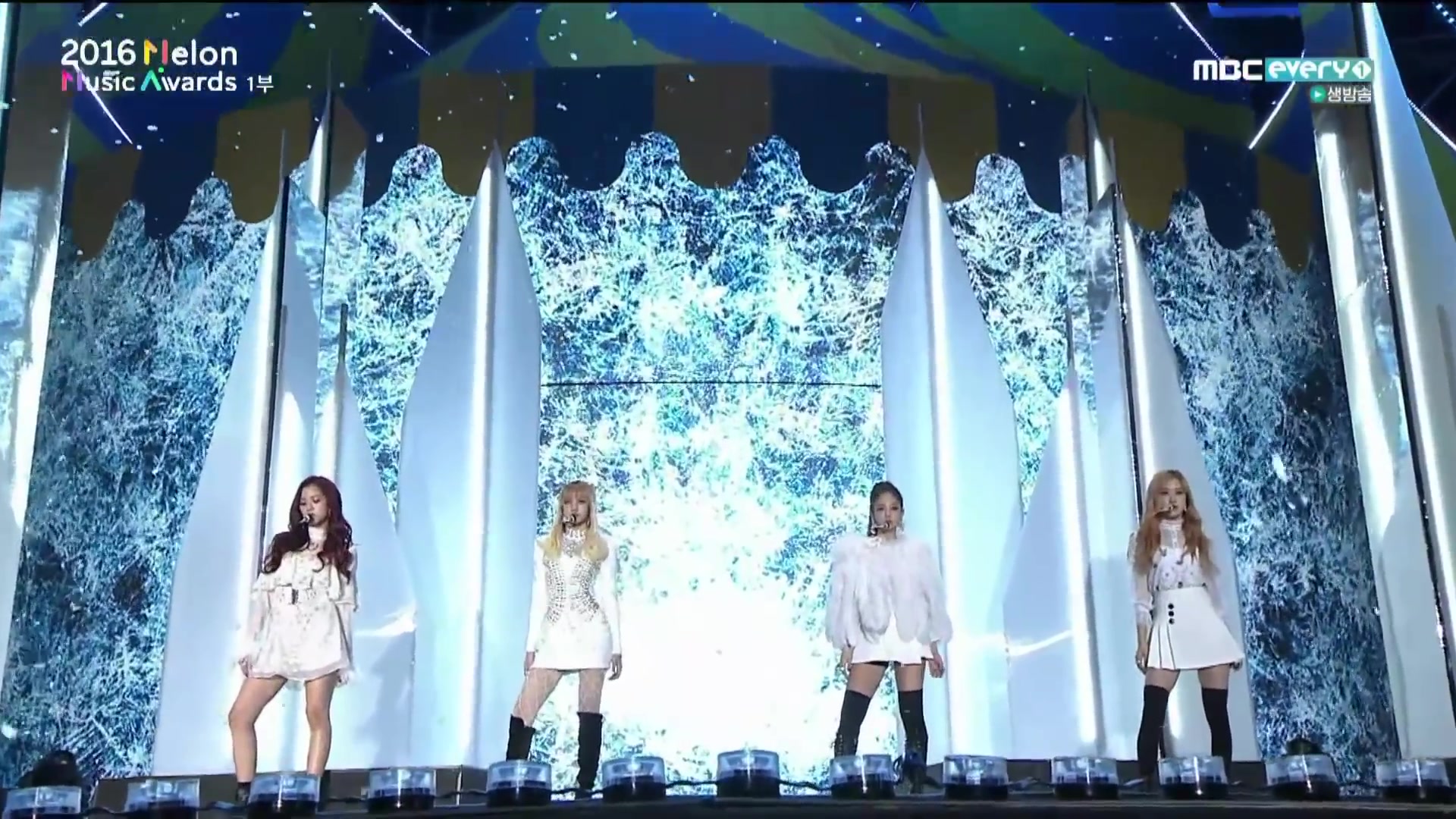 blackpink口哨舞蹈,blackpink口哨 161119 mma blackpink 口哨 玩火 舞台