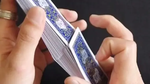 【魔术教学】十秒让你学会樱花洗牌