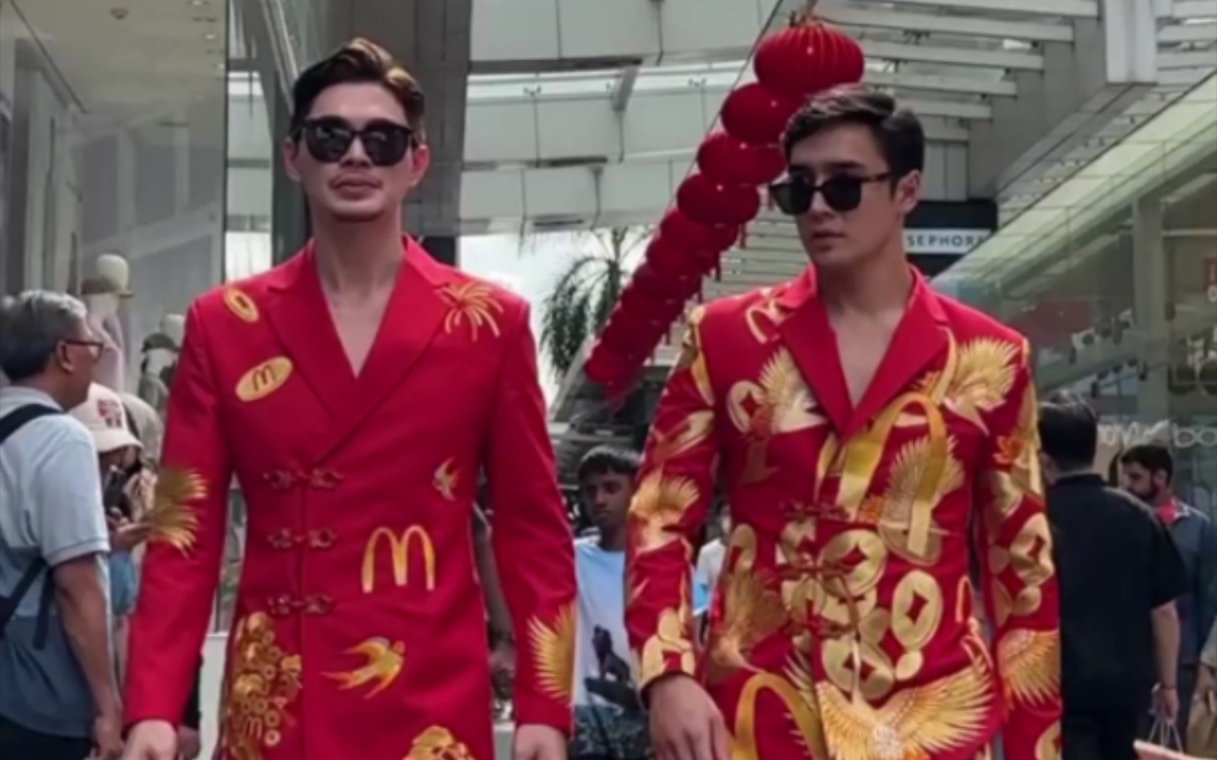 让中式美学走向全世界第十一站＃麦当劳祝你今年金拱门