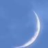 蒙特利尔民众拍到2个不明物体在月亮上空活动