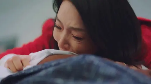 看韩国继母刚送走丈夫立马投入继子怀抱像个怀春少女「婚词离曲」