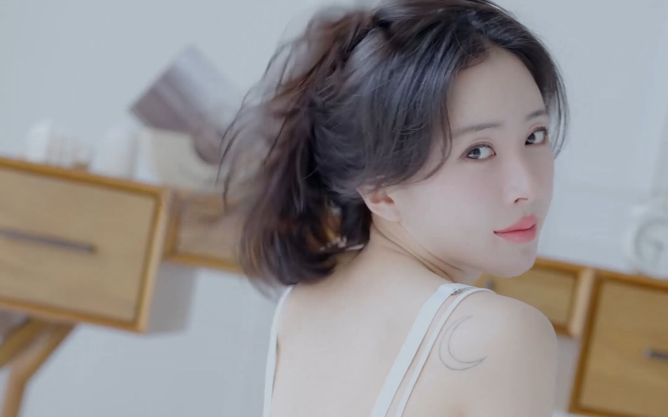 Miss ChoiApple's recent vibrant outfits