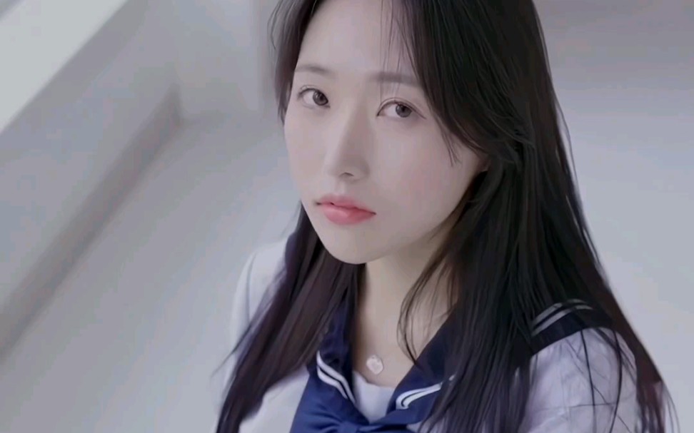 Miss Yeonhwa JK college style & OL workplace style contrast switch wear