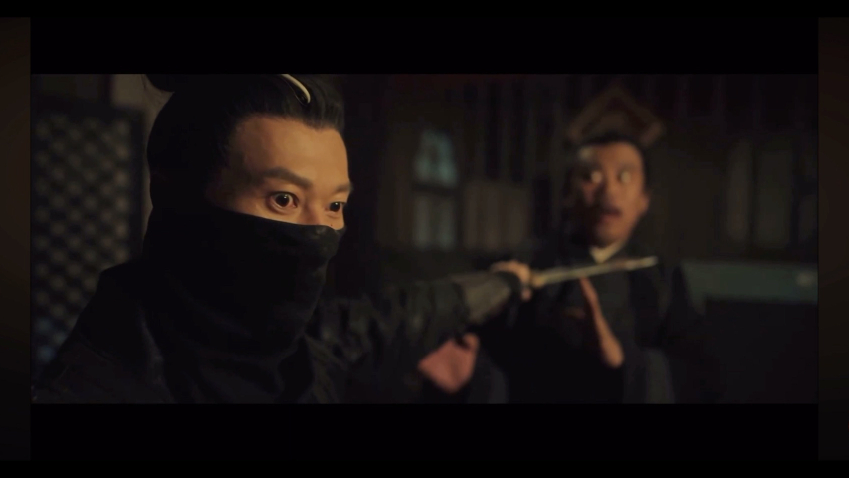 蒙面人潜入钱庄大殺特殺