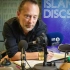 Radiohead 主唱Thom Yorke 选出了8张他在无人荒岛时会带的专辑