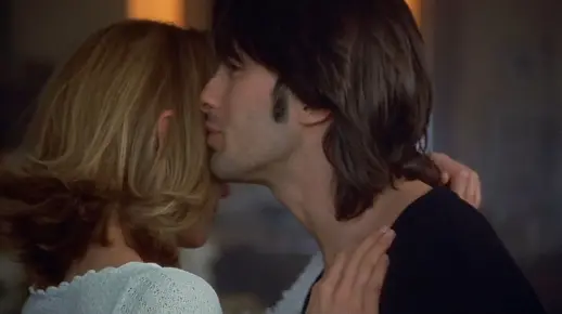 美国伦理电影不忠，漂亮的妻子爱上帅气男子无法自拔