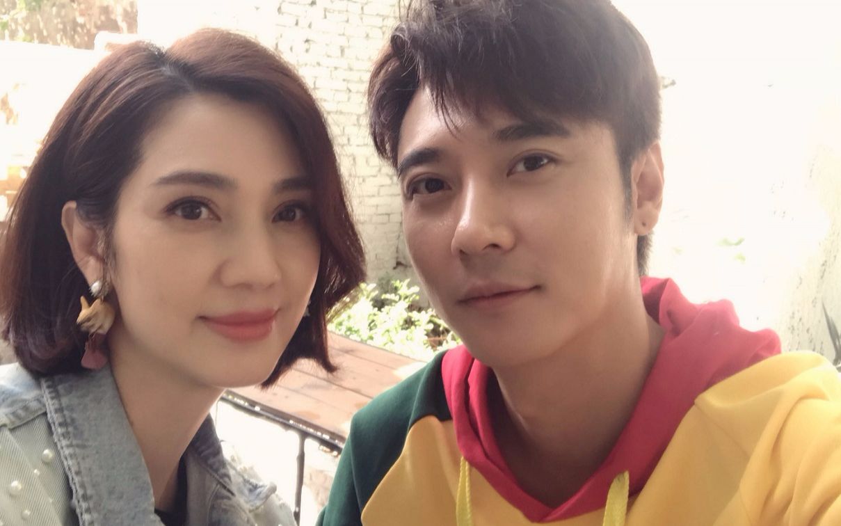 与张丹峰隐婚三年洪欣回应选择了爱情又怕影响丈夫事业
