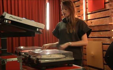 charlotte de witte,charlotte gainsbourg charlotte de witte @ live bij studio brussel