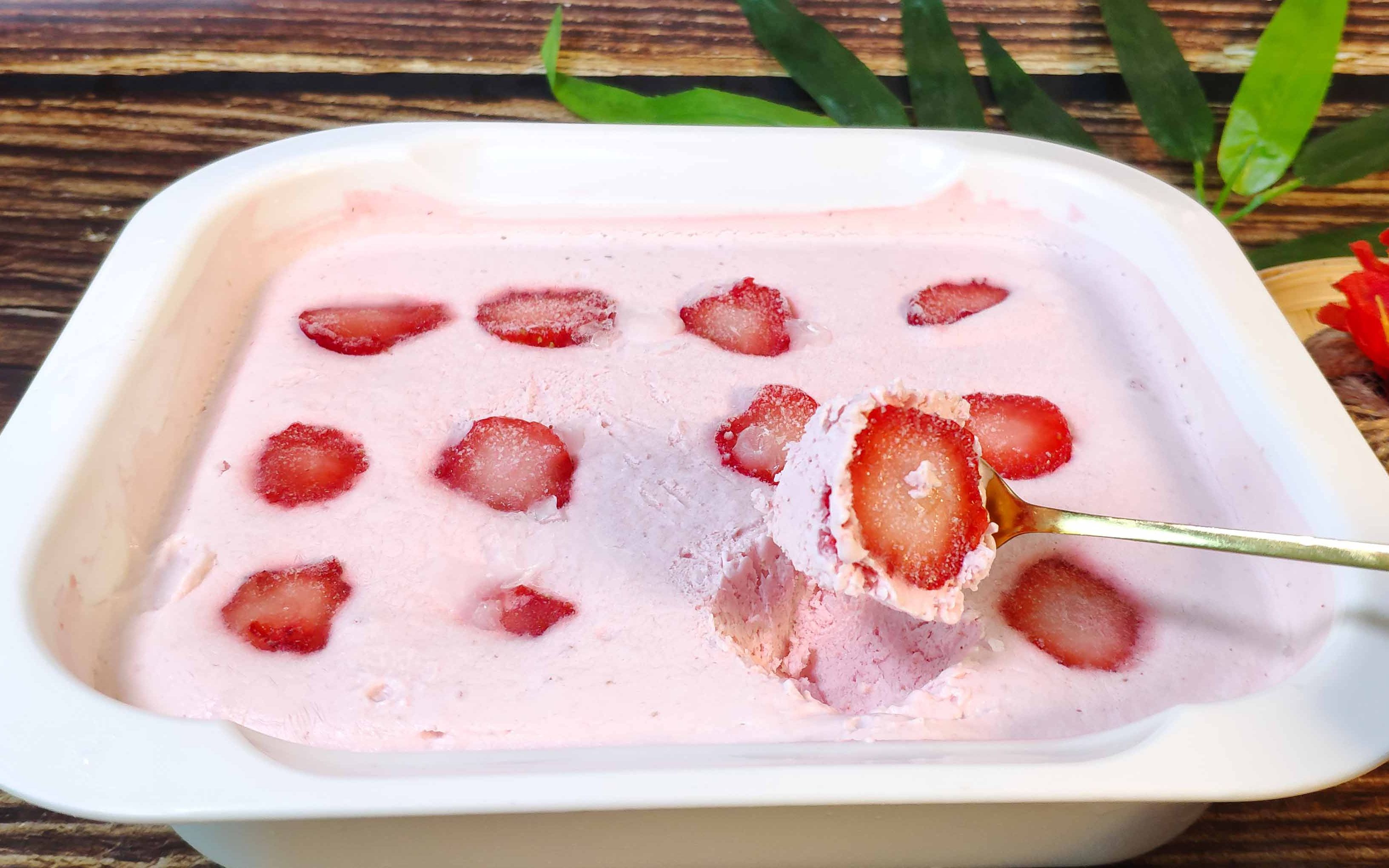 美味的草莓冰淇淋图片素材-编号29192933-图行天下