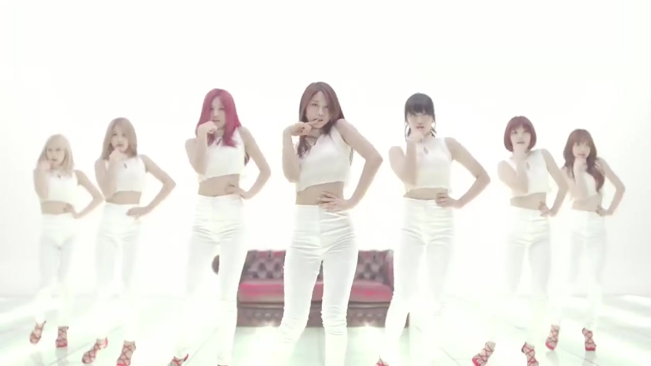 韩国女团aoa《动摇》