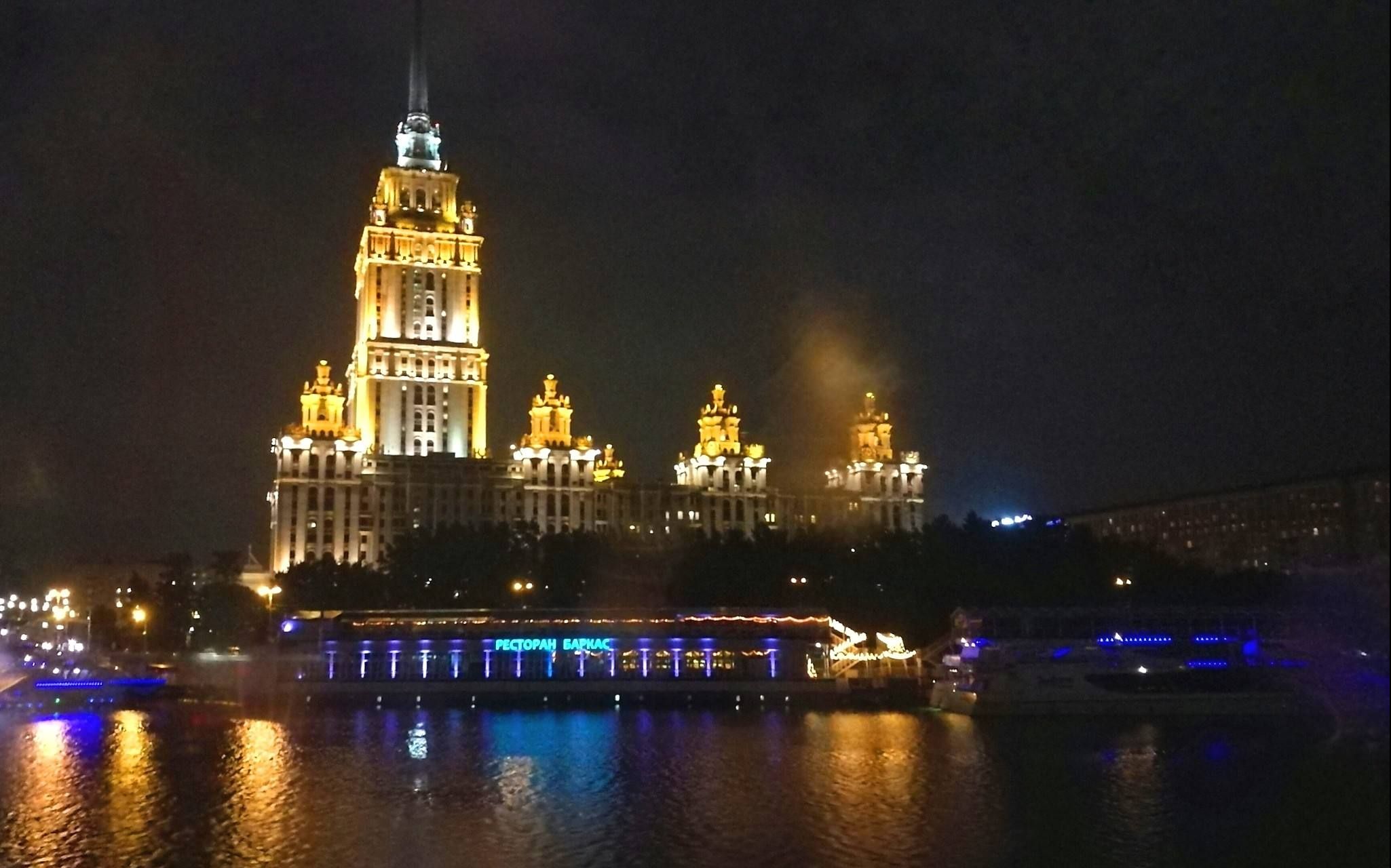 莫斯科,城市,夜晚,灯,河,风景桌面壁纸1366x768高清大图_彼岸桌面