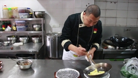 排骨馅的做法大全视频 4b417d6e17ab23b44985e7e92e53a7cdc9db4c5b.jpg@280w_158h_1c_100q.jpg