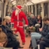 小哥分享在巴黎地铁见到的奇人怪事