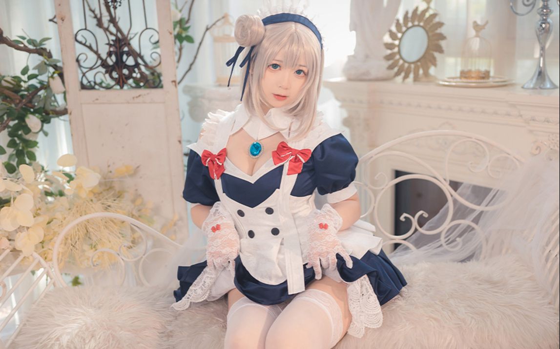 "Natsuki's Photo Diary" vol.45 Don't look! Blue Route Manchester maid cosplay portrait!