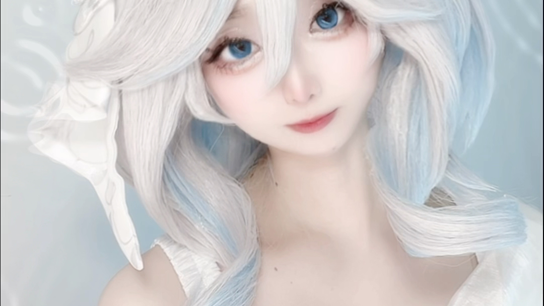 Fufu has a new dress.