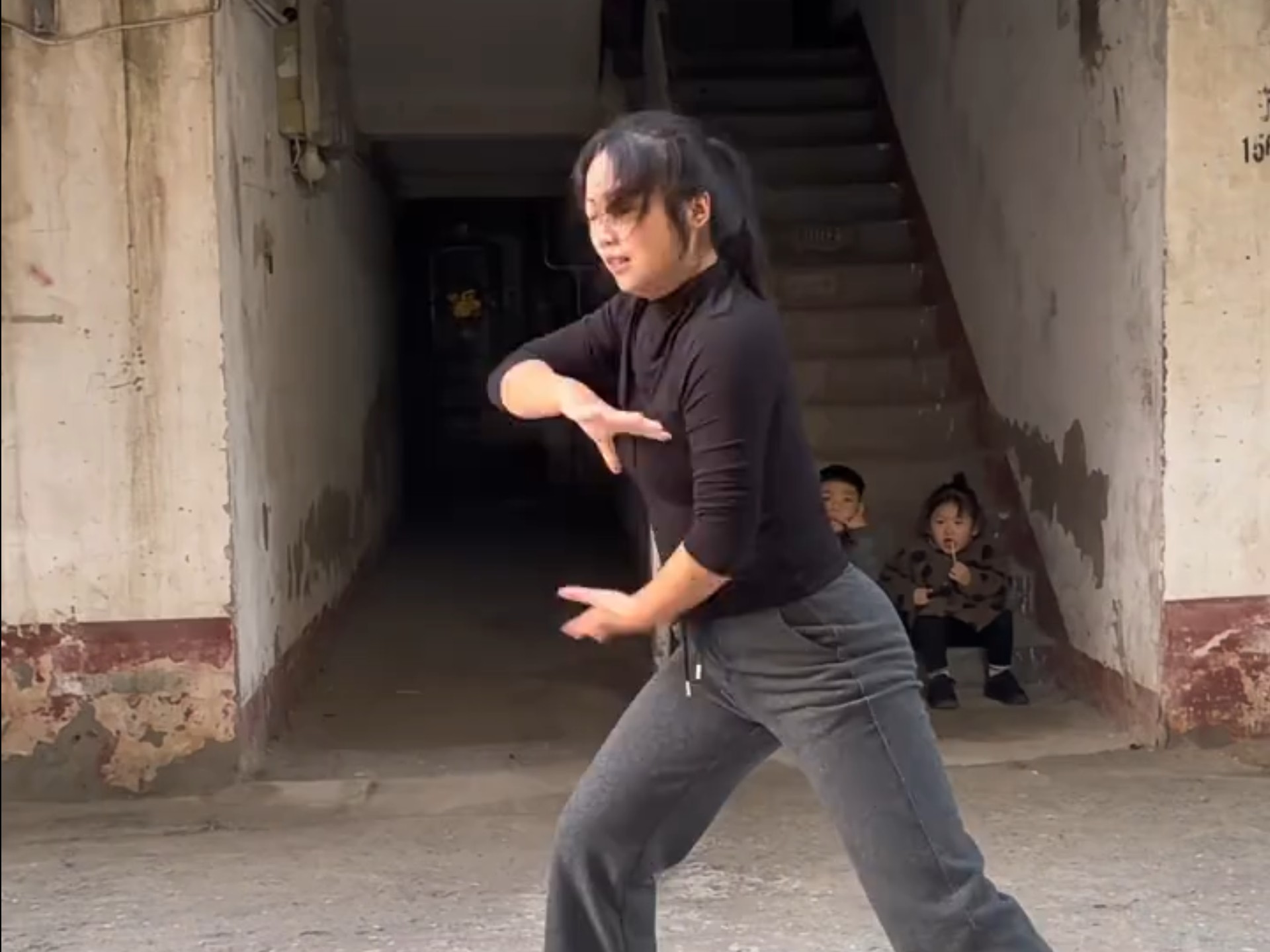 寸截寸拿，硬开硬打。