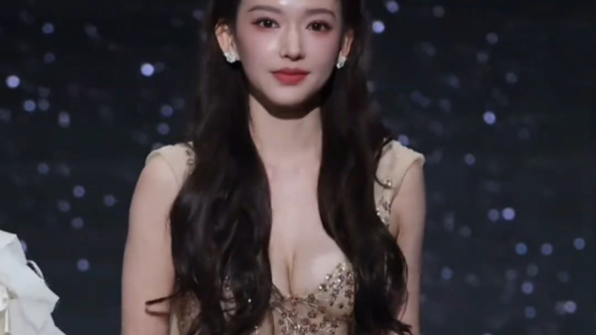 我的老天奶，程潇微博之夜 美爆了